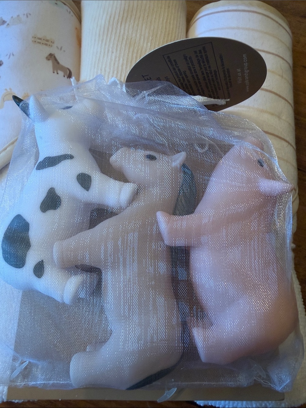 chick pea Cream Baby Bath Set with Neutral Animal Toys - Picture 4 of 4